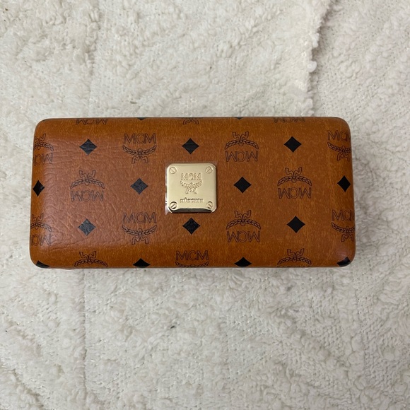 MCM Modified Sqare Sunglasses Rose/Pink with Cognac Case - Picture 3 of 12